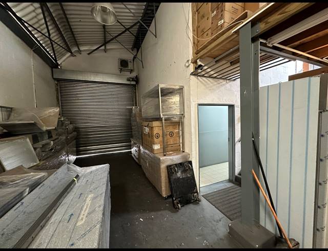 360M² WAREHOUSE TO LET IN WOODSTOCK